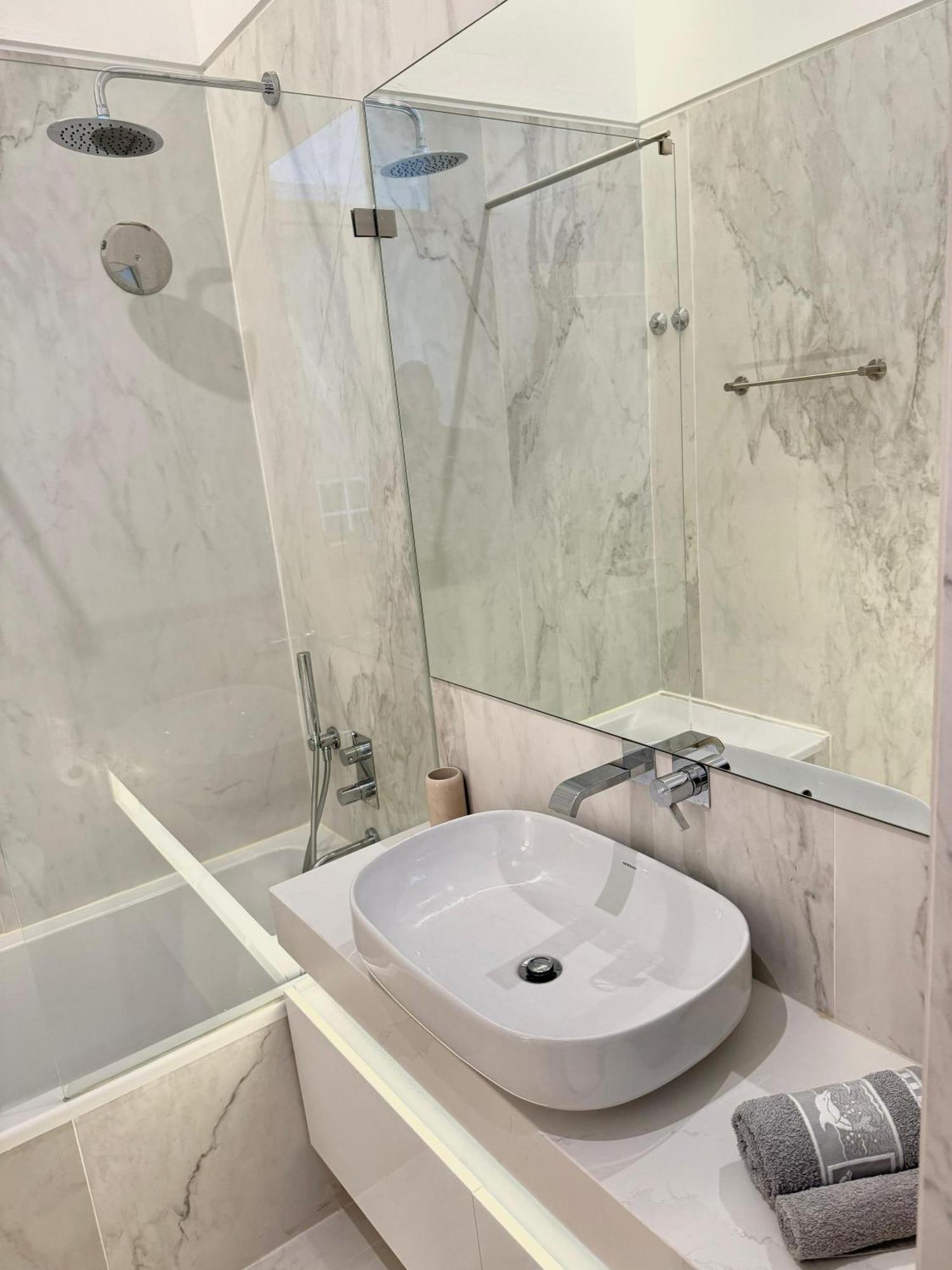 Quarto Com Banheiro Privativo Na Baixa Lisbon Luaran gambar